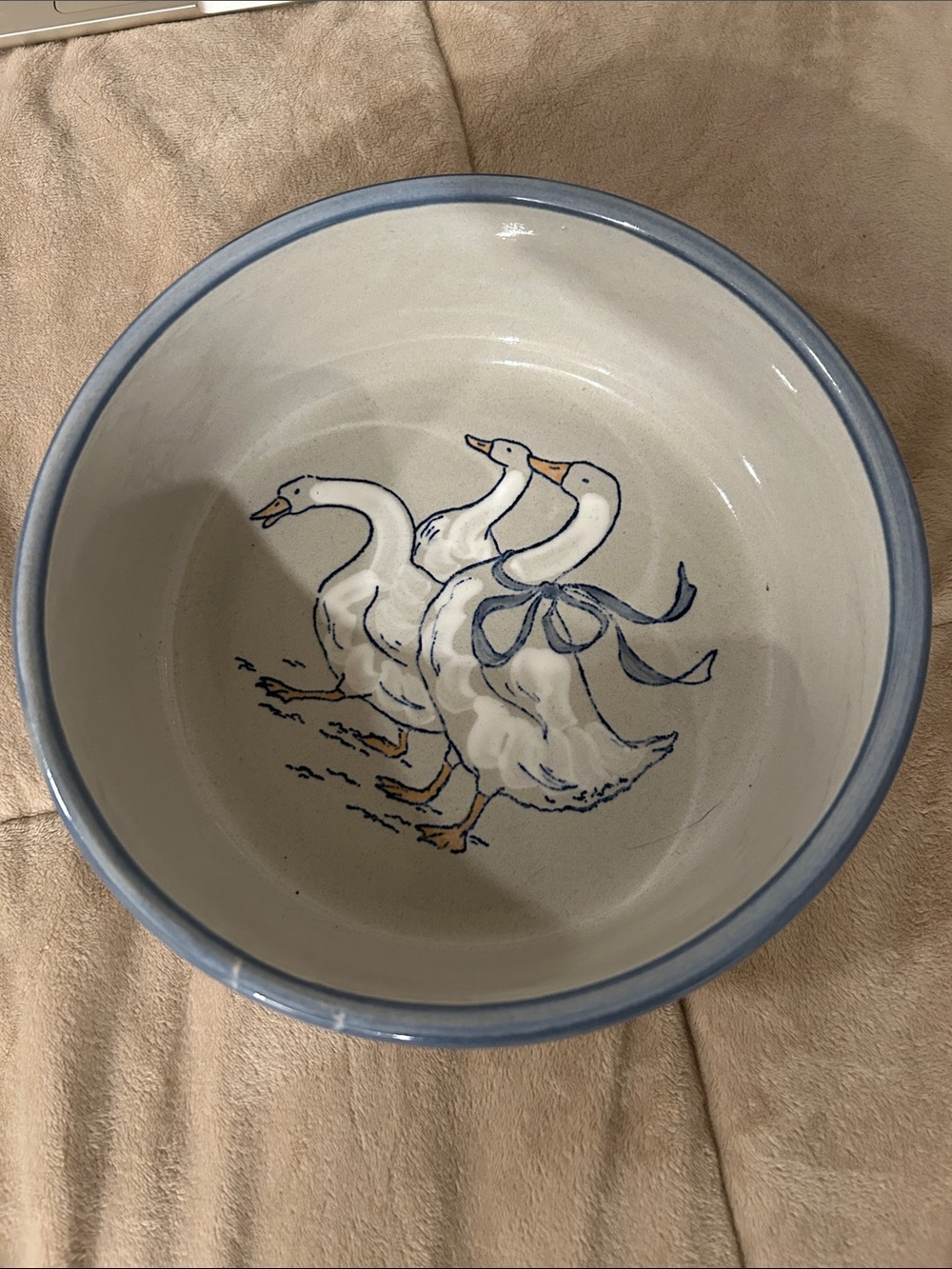 Louisville Stoneware Gaggle of Geese Soufflé Ceramic 7.75”